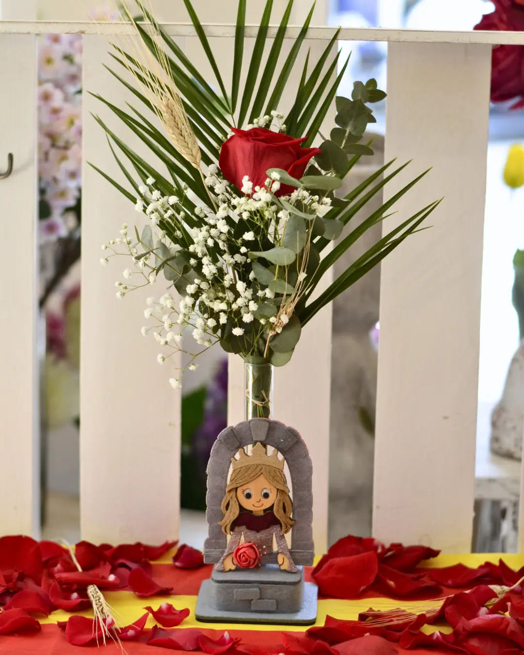 Rosa Roja con Princesa Medieval