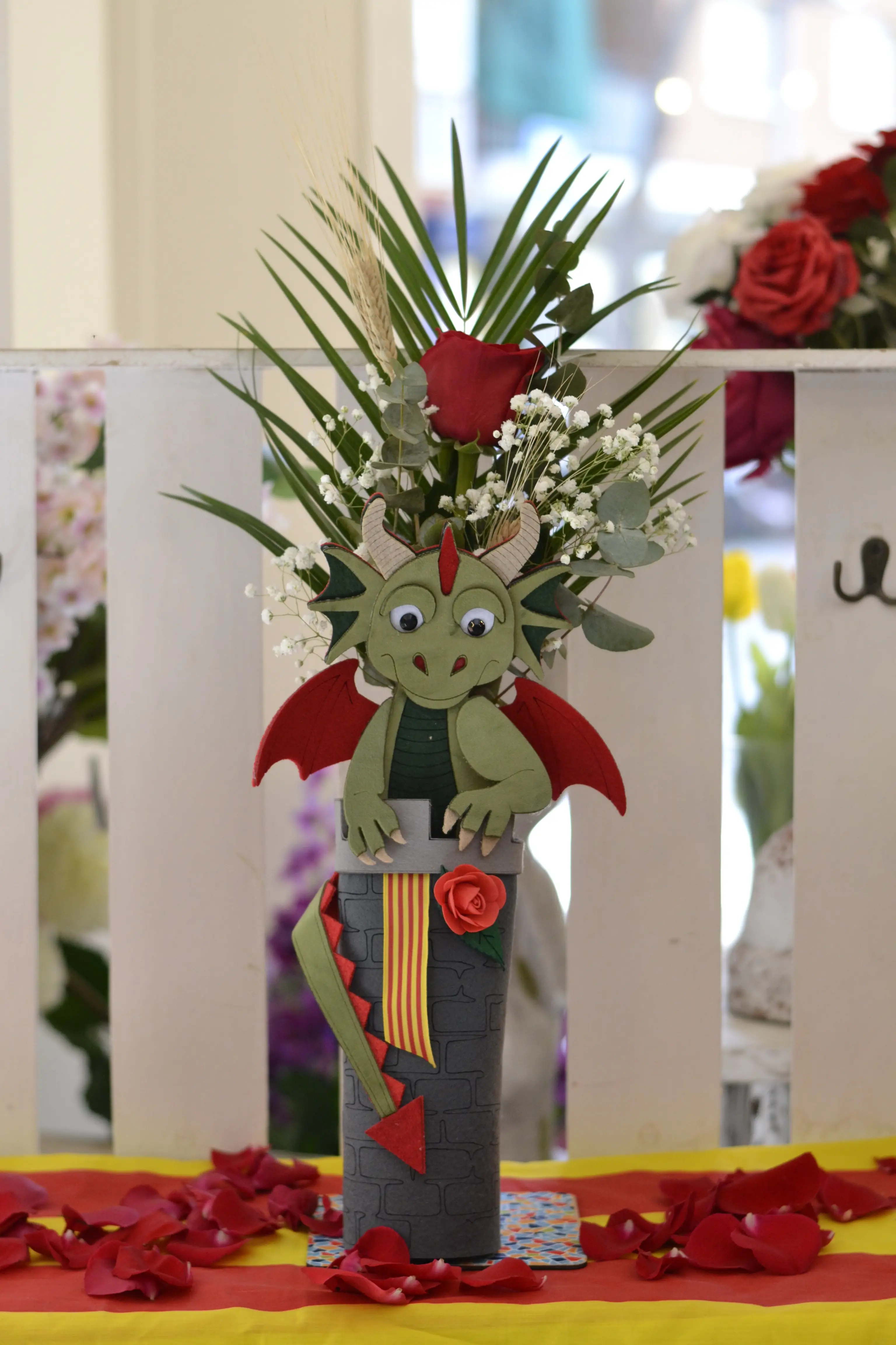 Rosa Roja con Dragón Grande