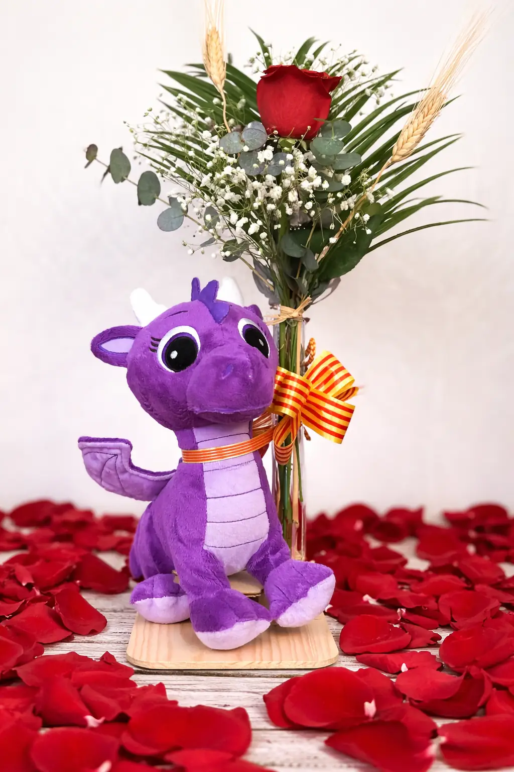 Rosa Roja con Dragón de Peluche