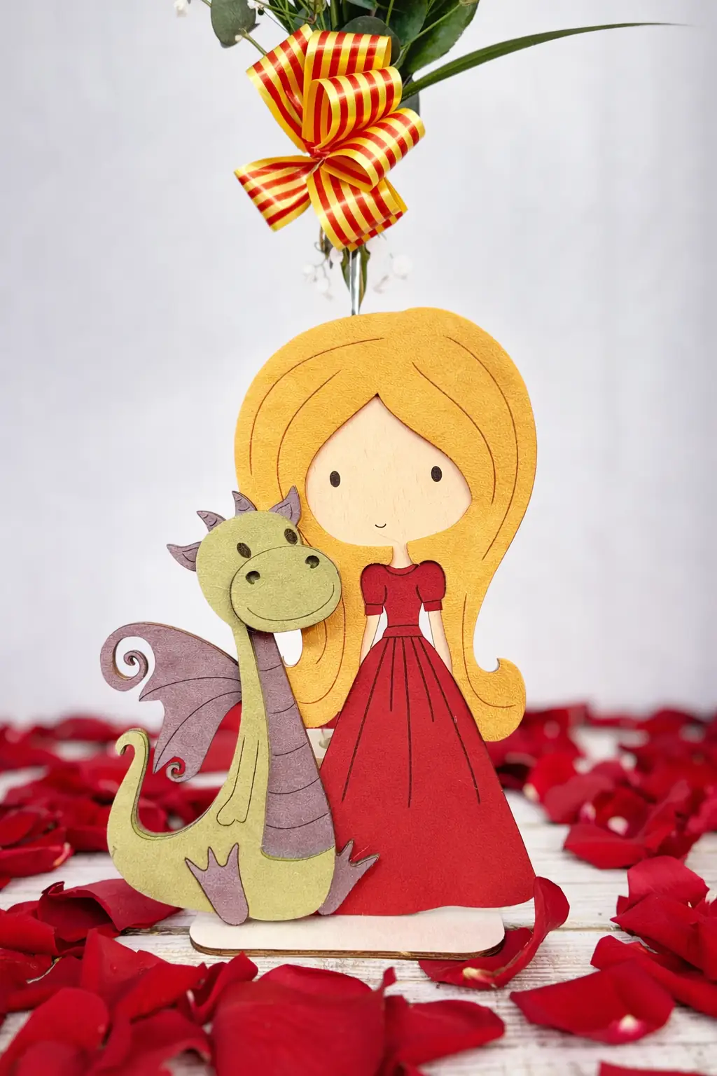 Rosa Roja Grande con Princesa y Dragón - Vista 2