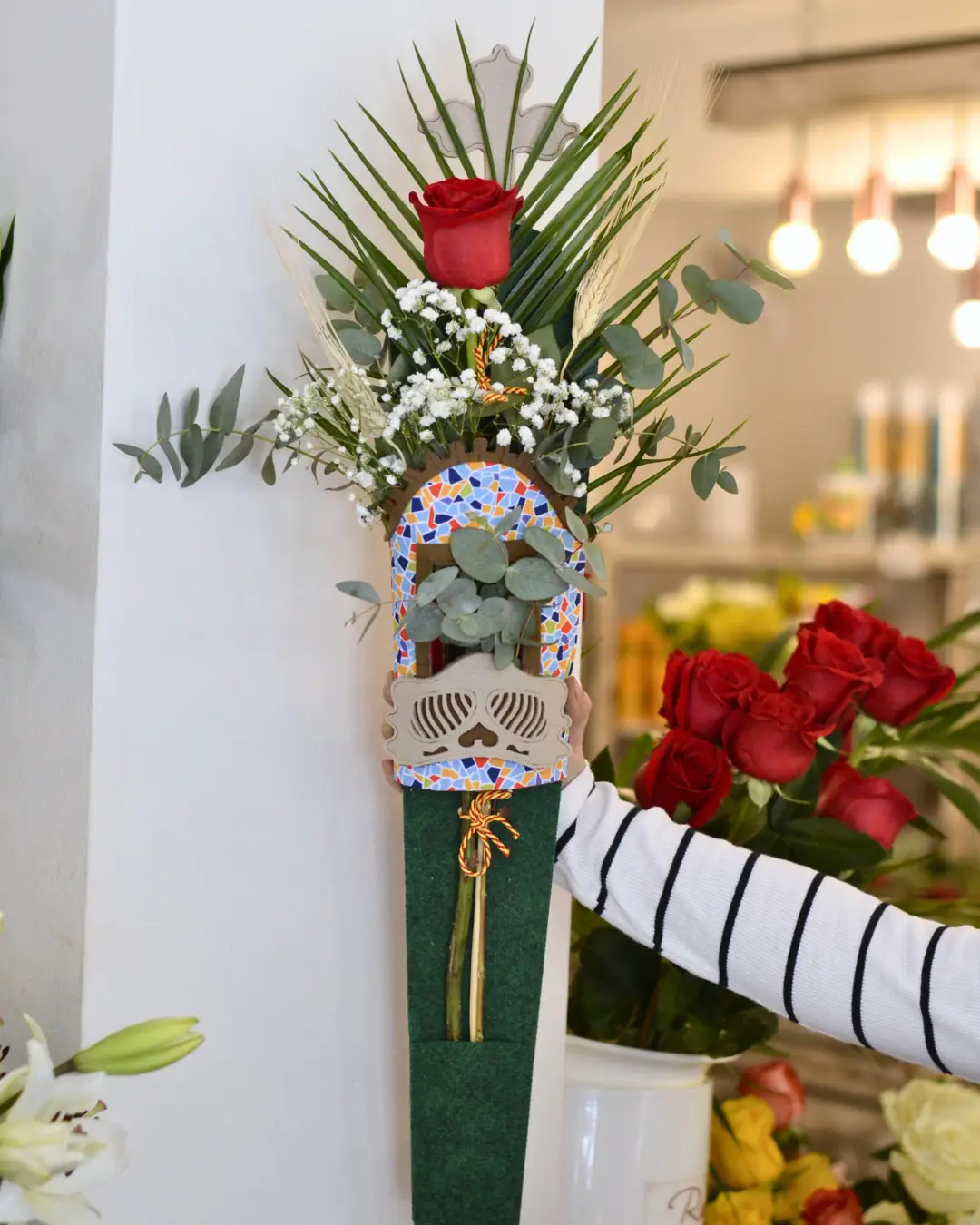 Rosa Roja en Funda de Espada