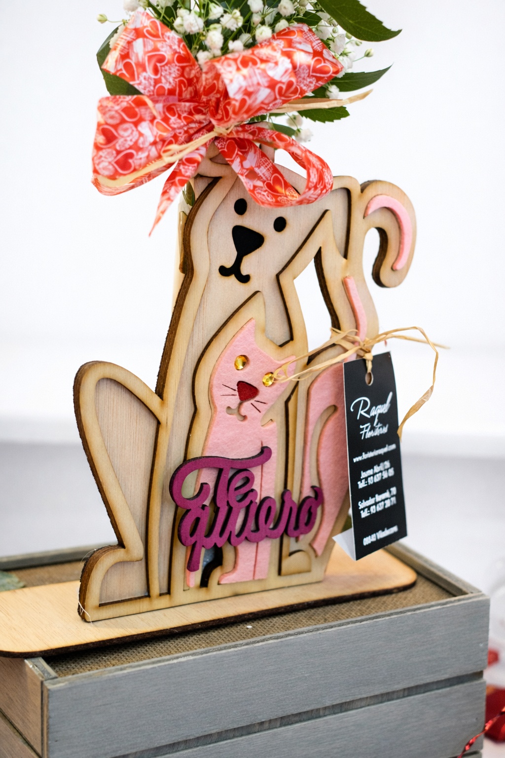 Gatos Enamorados con Rosa Roja